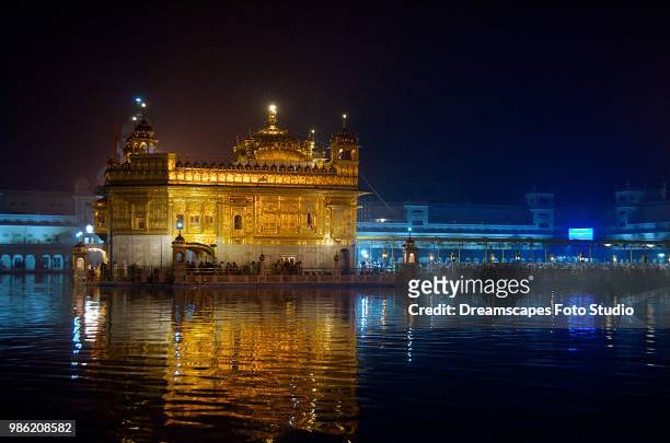 golden temple amritsar - foto studio ストックフォトと画像