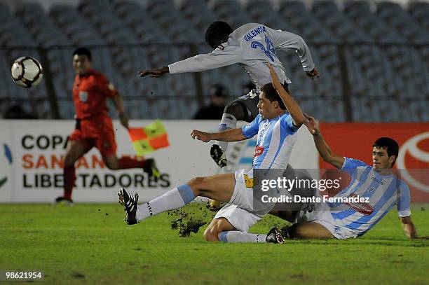 Enner Valencia of Ecuador's Emelec in action during their Libertadores Cup match against Cerro at the Centenario Stadium on April 22, 2010 in...