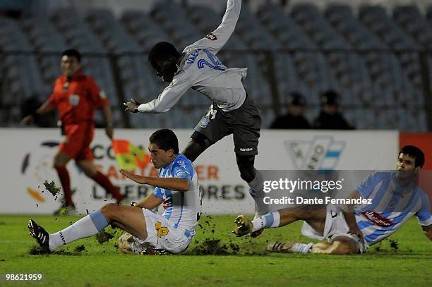 Enner Valencia of Ecuador's Emelec in action during their Libertadores Cup match against Cerro at the Centenario Stadium on April 22, 2010 in...