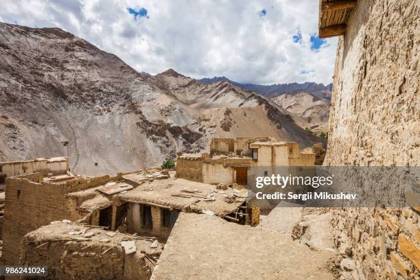 indian monastery lamayuru - lamayuru stockfoto's en -beelden