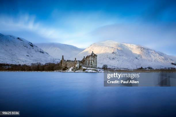 kilchurn castle - kilchurn castle stock pictures, royalty-free photos & images