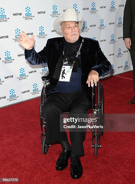 Actor Tony Curtis attends the 2010 TCM Classic Film Festival opening night gala and premiere of "A Star is Born" at Grauman's Chinese Theatre on...