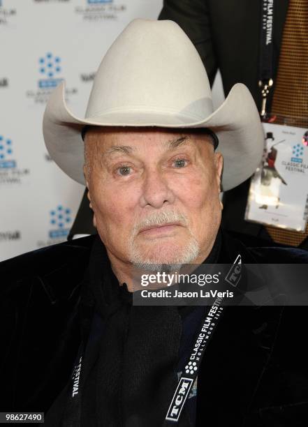 Actor Tony Curtis attends the 2010 TCM Classic Film Festival opening night gala and premiere of "A Star is Born" at Grauman's Chinese Theatre on...