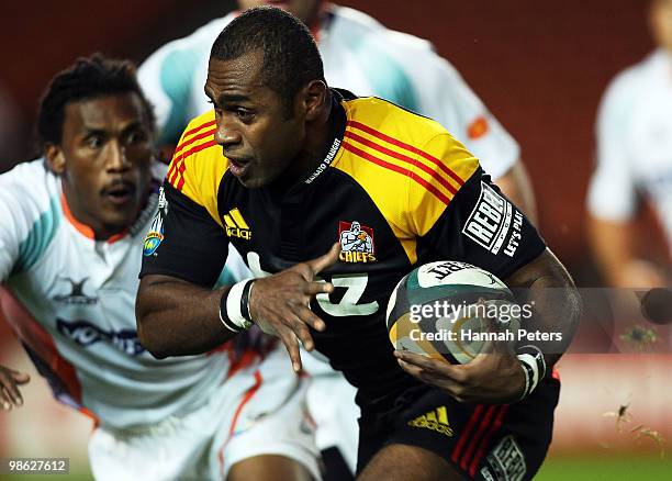 Sitiveni Sivivatu of the Chiefs makes a break during the round 11 Super 14 match between the Chiefs and the Cheetahs at Waikato Stadium on April 23,...