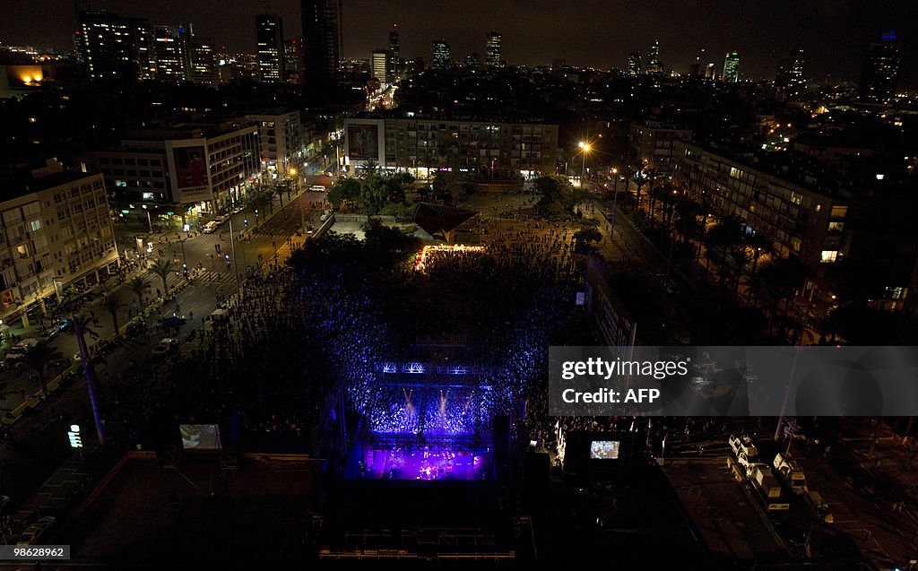 Thousands of people gather in Tel Aviv's