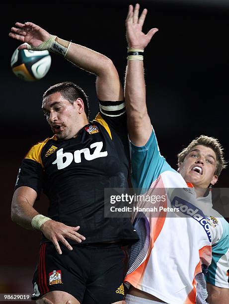 Colin Bourke of the Chiefs competes with Juan Smith of the Cheetahs in the lineout during the round 11 Super 14 match between the Chiefs and the...