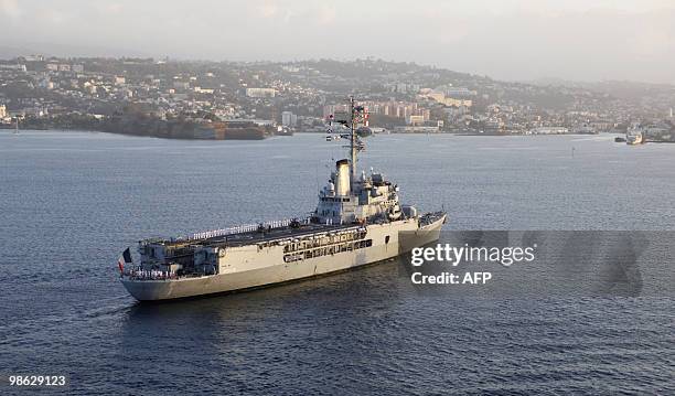 The French helicopter-carrier Jeanne d'Arc, a Naval Academy 182-metre-long ship carrying a crew of 585 officers and sailors, arrives in...