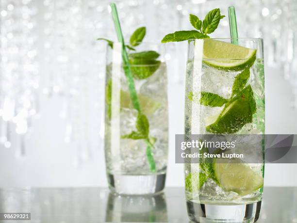 two mojito cocktail drinks - mojito bildbanksfoton och bilder