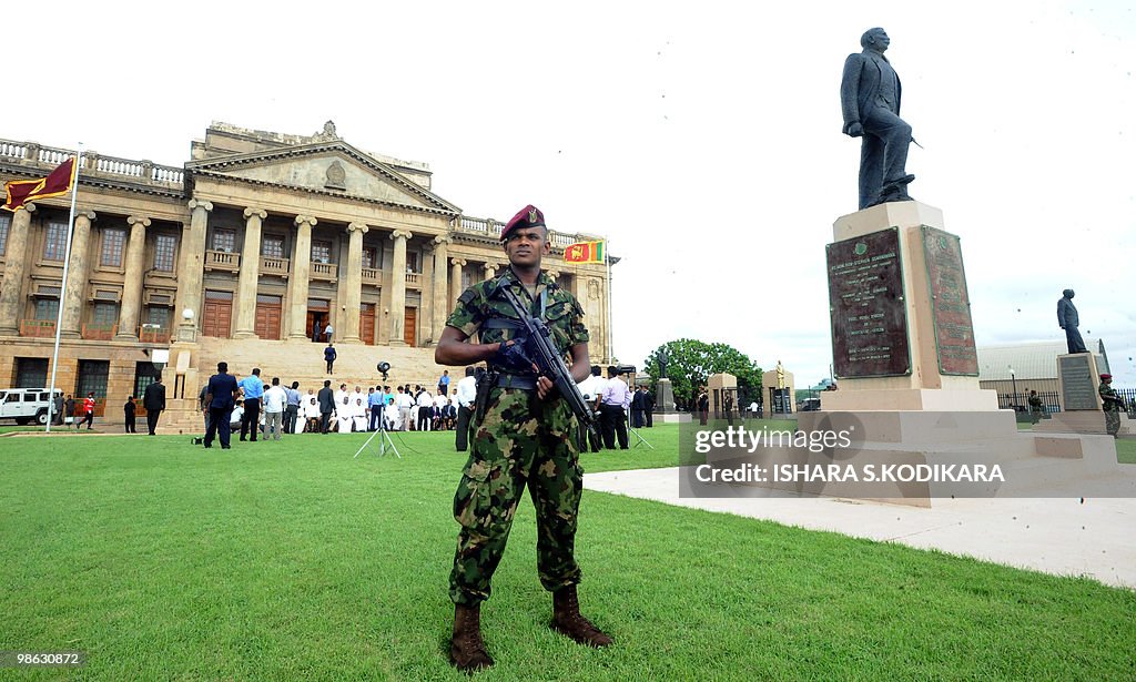 A Sri Lankan special forces commando sta