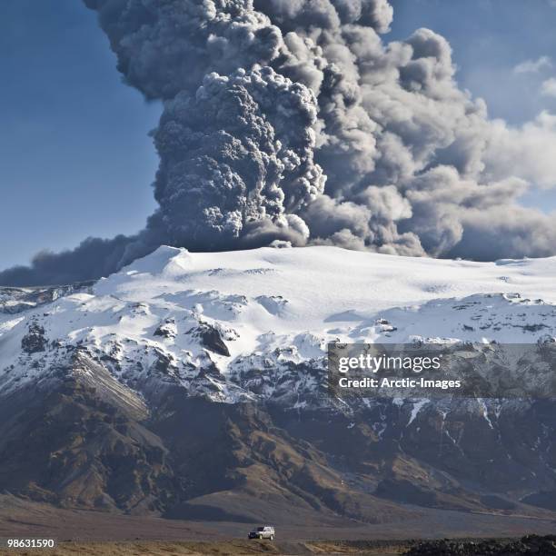 eyjafjallajokull volcano eruption, iceland - eyjafjallajokull glacier stock pictures, royalty-free photos & images