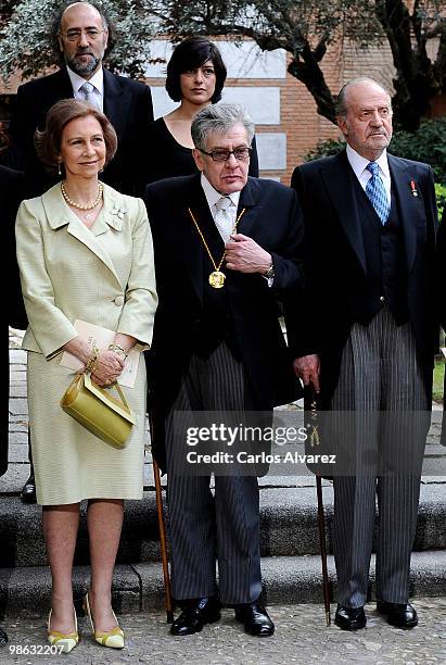 Queen Sofia of Spain, Mexican writer Jose Emilio Pacheco and King Juan Carlos of Spain pose for the photographers after the Cervantes Prize ceremony...