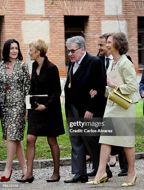 Spanish culture Minister Angeles Gonzalez Sinde, Sonsoles Espinosa, Mexican writer Jose Emilio Pacheco and Quuen Sofia of Spain pose for the...