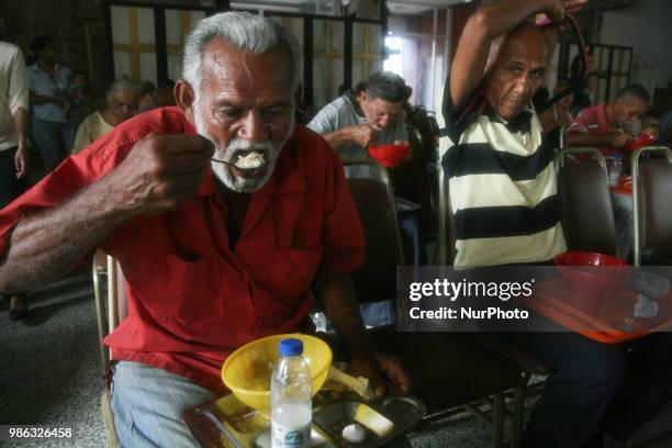 More than 1000 people, including children, adults, the elderly and the indigent, attend on June 27, 2018 in Maracaibo, Venezuela. To the Padre Claret...