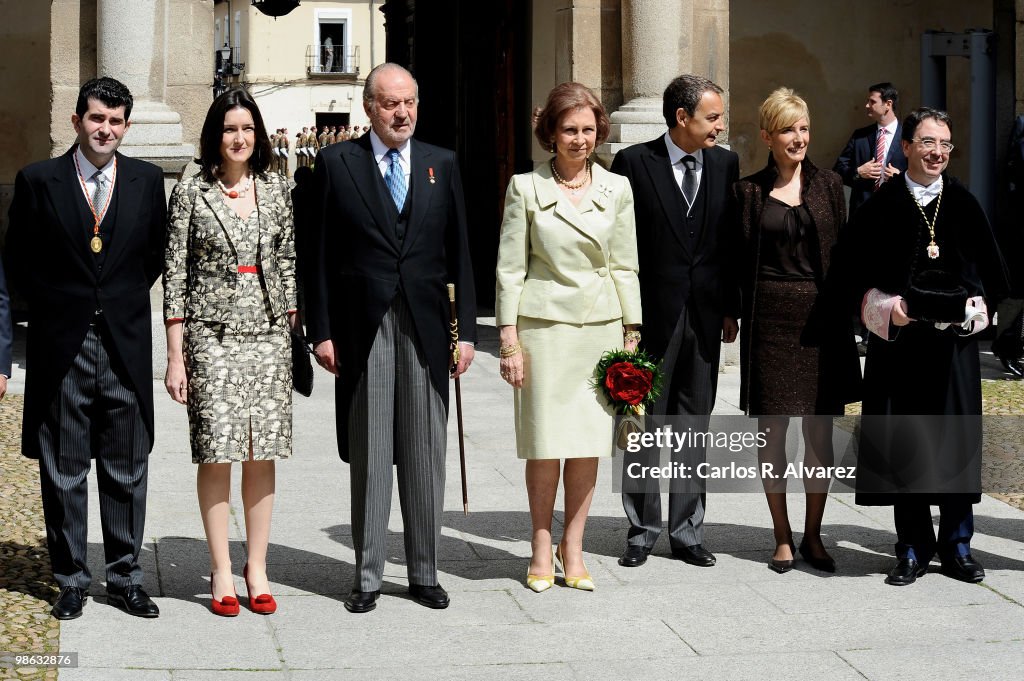 Spanish Royals Attend 'Miguel de Cervantes 2009' Award in Madrid