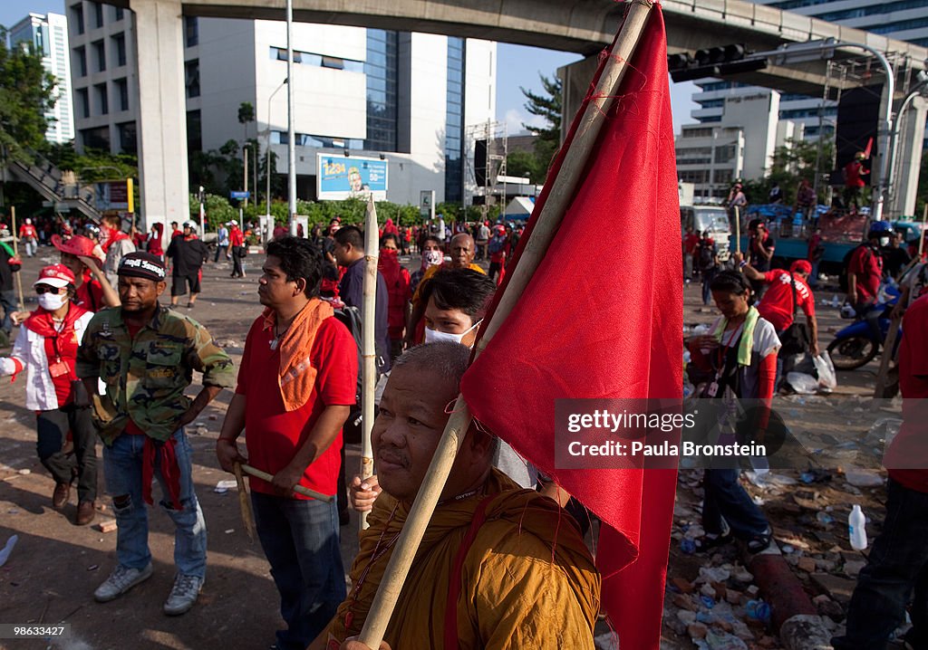 Thai Military Threaten Use Of Increased Force Against Red Shirts