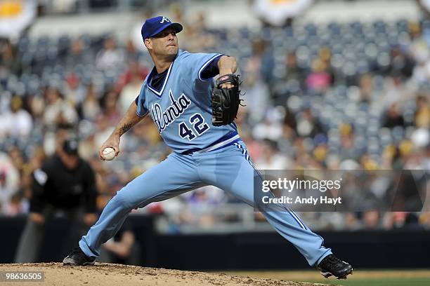 Pitcher Tim Hudson of the Atlanta Braves throws against the San Diego Padres at Petco Park on Thursday, April 15, 2010 in San Diego, California....