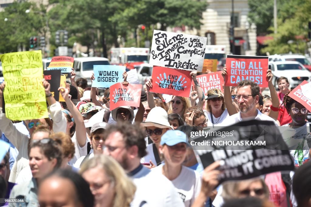 US-POLITICS-IMMIGRATION-MIGRANTS-PROTEST