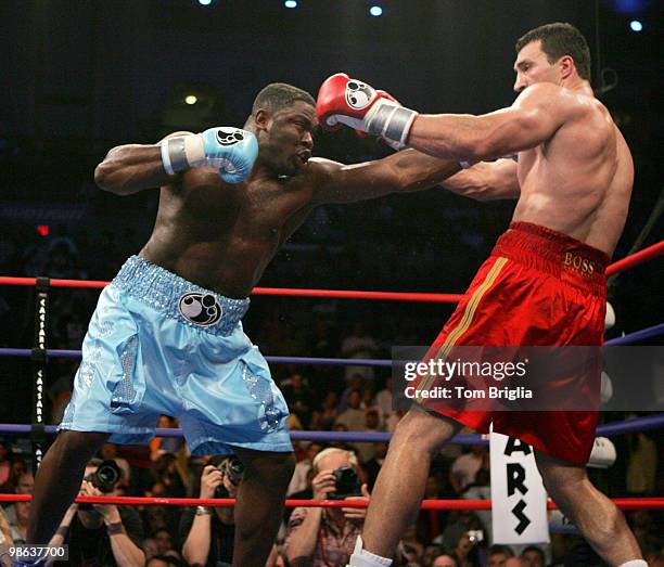 Samuel Peterthrows a straight right to the body Wladimir Klitschko. Klitschko went on to win a unanimous decision over Peter. Sept 24, 2005 at...