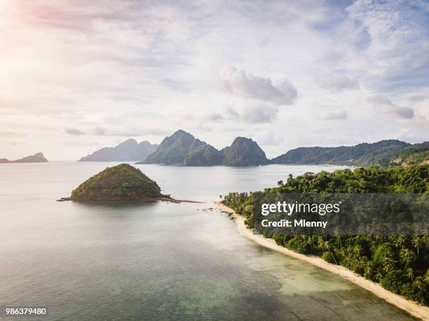 antena vista dolarog praia el nido palawan nas filipinas - mlenny - fotografias e filmes do acervo