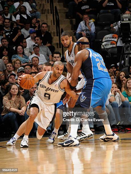 Tony Parker of the San Antonio Spurs drives against Erick Dampier of the Dallas Mavericks in Game Three of the Western Conference Quarterfinals...