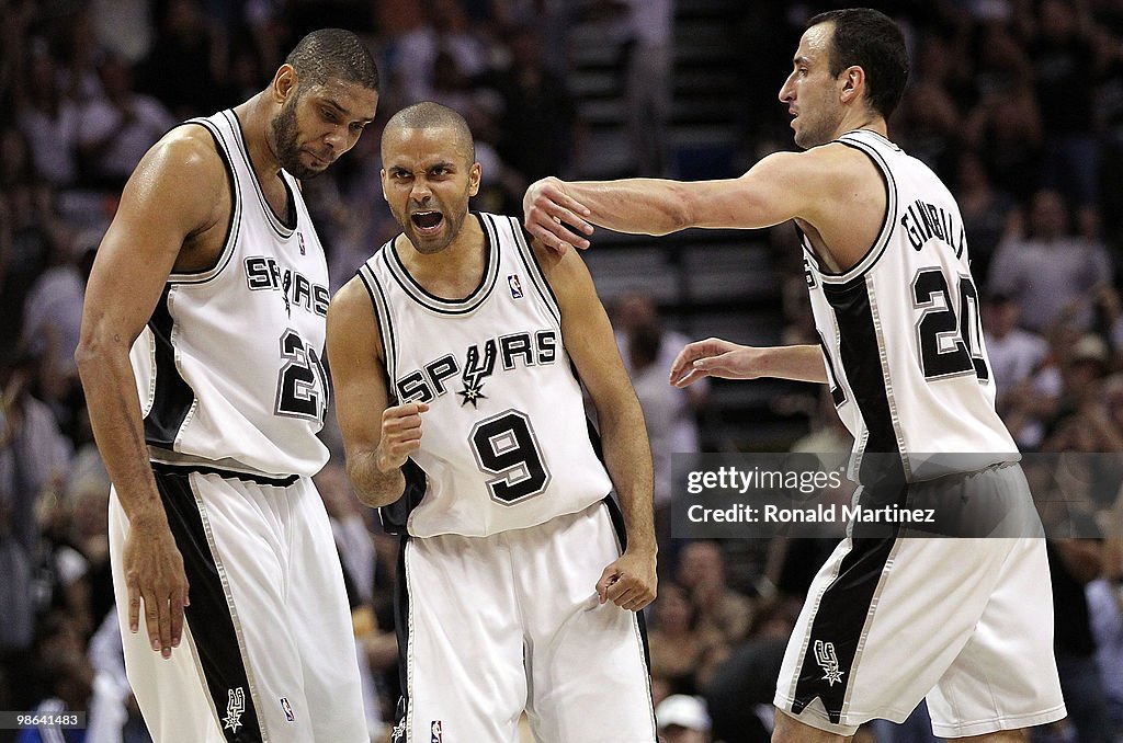 Dallas Mavericks v San Antonio Spurs, Game 3