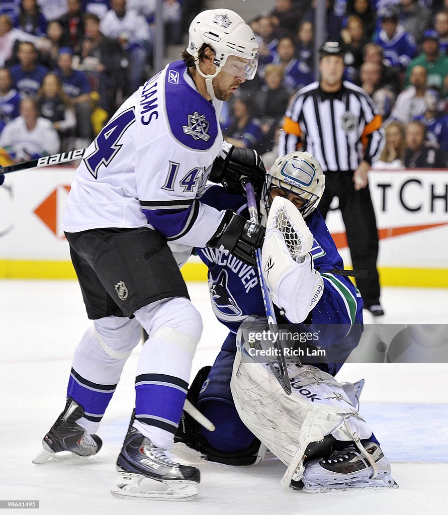 Los Angeles Kings vs Vancouver Canucks - Game Five