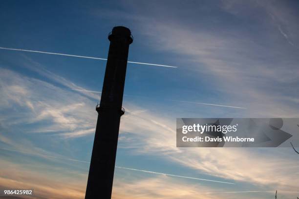 air raid - air raid stockfoto's en -beelden