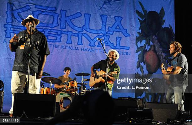 Taj Mahal, Ziggy Marley and Jack Johnson perform together at the Kokua Festival 2010 on April 23, 2010 in Honolulu, Hawaii.