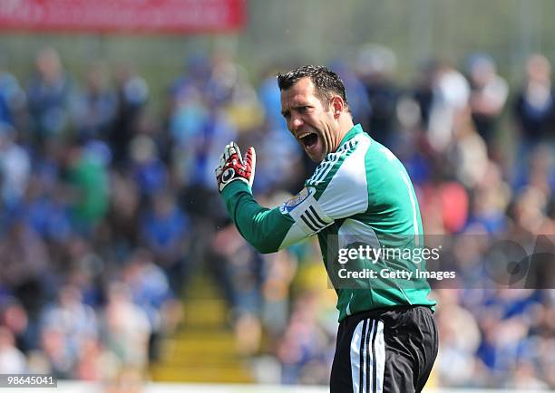 Goalkeeper Carsten Nulle of FC Carl Zeiss Jena gestures during the Third League match between Carl Zeiss Jena and 1.FC Heidenheim at the Ernst-Abbe...