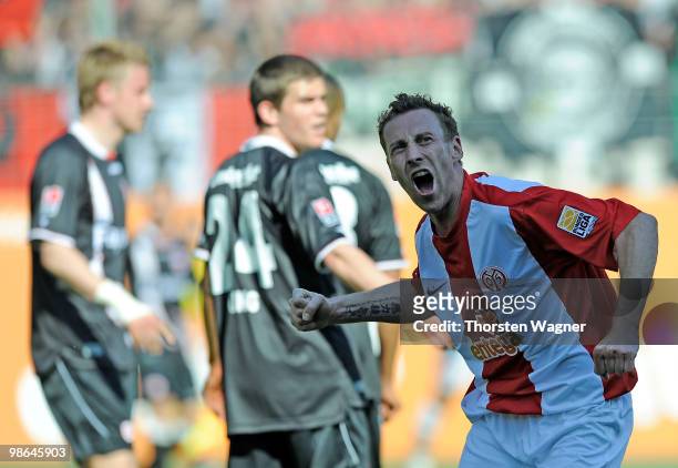 Jan Simak of Mainz celebrates after scoring the 2:2 during the Bundesliga match between FSV Mainz 05 and Eintracht Frankfurt at Bruchweg Stadium on...