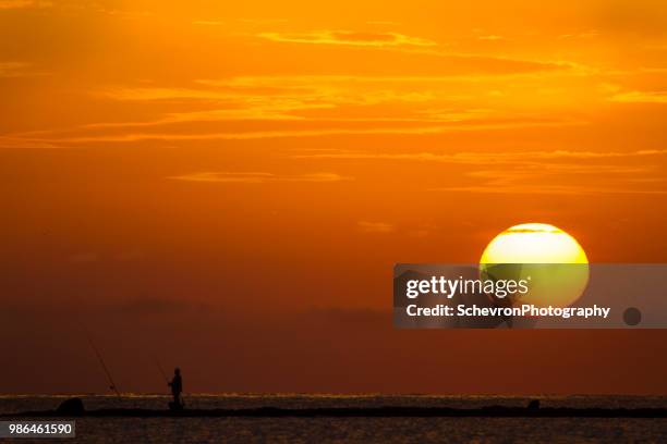 sonnenuntergang spanien - spanien stock pictures, royalty-free photos & images