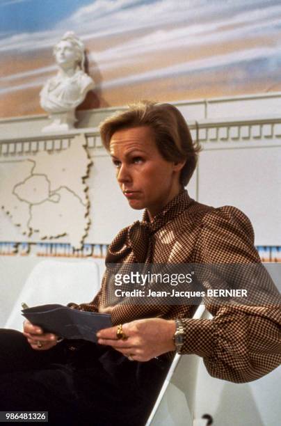 Christine Ockrent lors d'une émission spéciale éléctions municipales sur Antenne 2 à paris le 6 mars 1983, France.