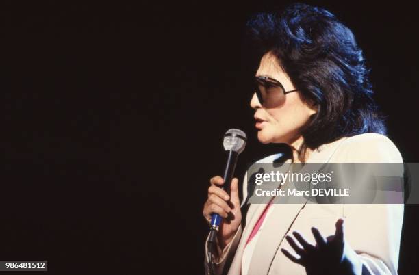 Yoko Ono en concert à Bruxelles le 28 février 1986, Belgique.