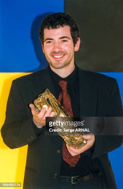 Portrait de Bruno Putzulu, lauréat à la cérémonie des César, le 6 mars 1999 à Paris, France.