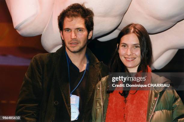 Christopher Thompson et Géraldine Pailhas à Disneyland Paris le 27 mars 1999, France.