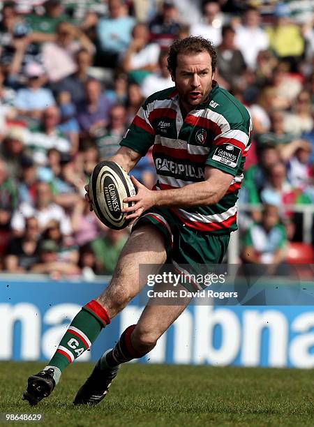 Geordan Murphy of Leicester runs with the ball during the Guinness Premiership match between Leicester Tigers and Harlequins at Welford Road on April...