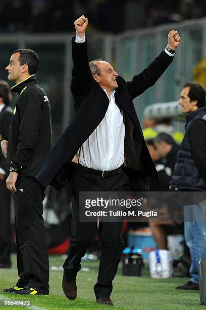 Delio Rossi coach of Palermo celebrates after winning the Serie A match between US Citta di Palermo and AC Milan at Stadio Renzo Barbera on April 24,...