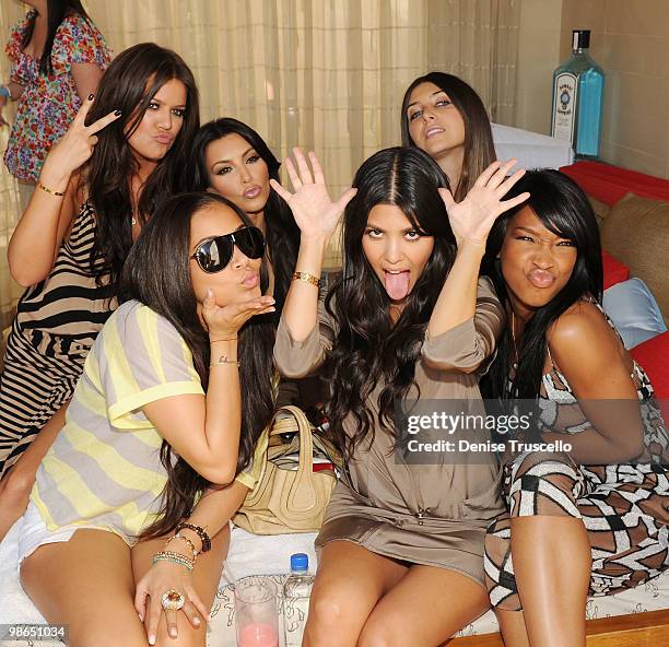 Khloe Kardashian, Lauren London, Kim Kardashian, Kourtney Kardashian, Brittny Gastineau and Malika Haqq attend Wet Republic on April 24, 2010 in Las...