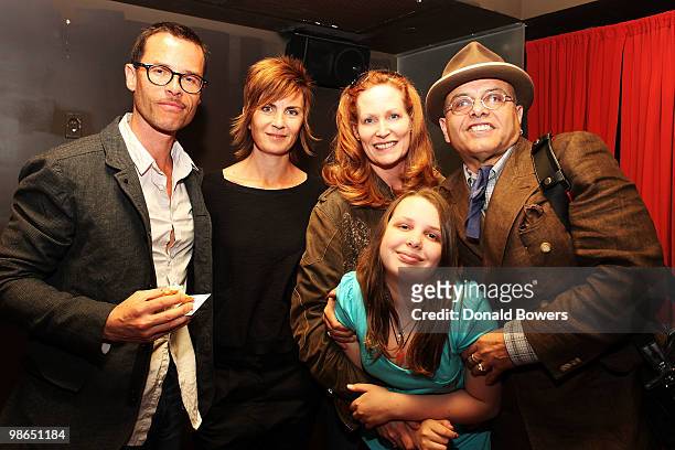 Actor Guy Pearce, Kate Mestitz, Nancy Pantoliano, Isabella Pantoliano and actor Joe Pantoliano attend the "Memento" Reception during the 2010 Tribeca...