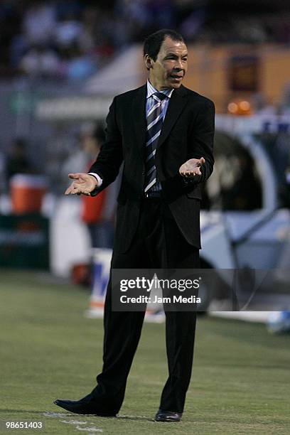 Head Coach of Atlante, Jose Guadalape Cruz, reacts during a match againts Estudiantes as part of the Bicentenario 2010 Tournament at 3 de Marzo...