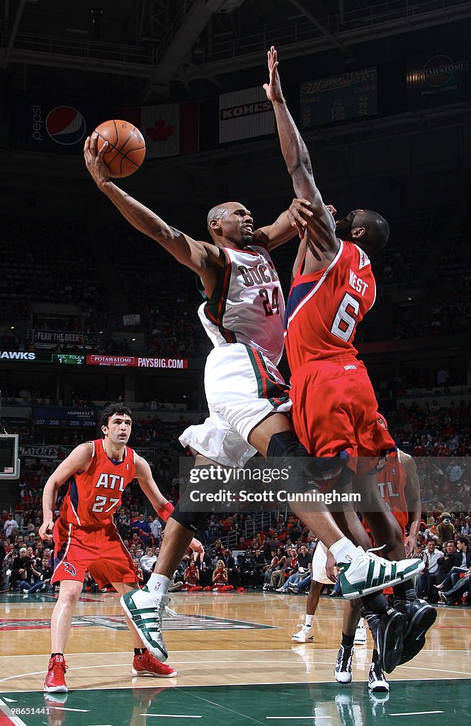 Atlanta Hawks v Milwaukee Bucks, Game 3