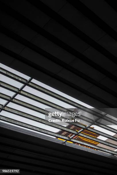 the west railway station in beijing - beijing west railway station stockfoto's en -beelden