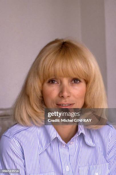 Actrice Mireille Darc à Paris en 1985, France.