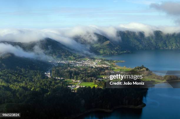 brumas ii... sete cidades - sete cidades stock pictures, royalty-free photos & images