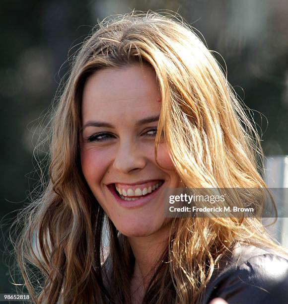 Alicia Silverstone Photos and Premium High Res Pictures - Getty Images