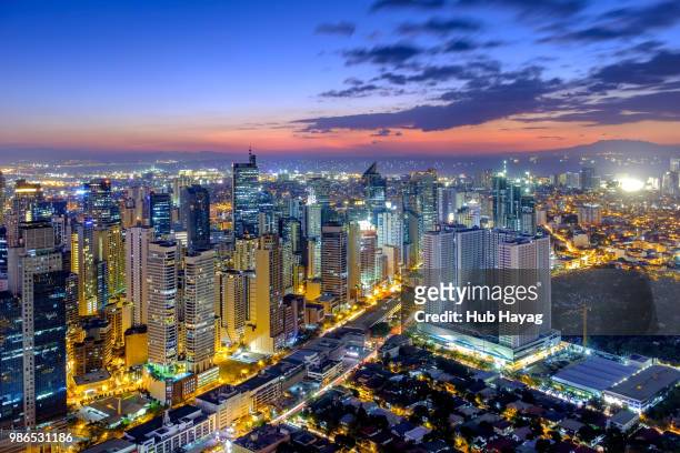 makati sunset - national capital region philippines stockfoto's en -beelden