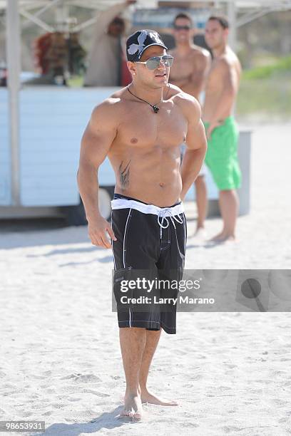 1,899 Ronnie Ortiz Stock Photos, High-Res Pictures, and Images - Getty