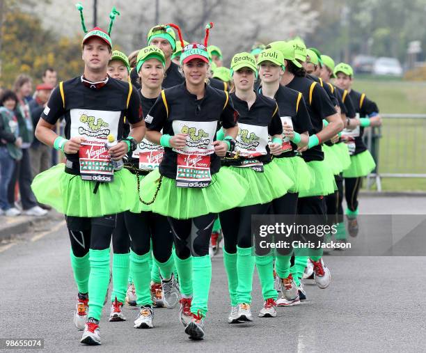 Sam Branson, Dave Clark, Holly Branson, Princess Beatrice and Tuuli Shipster prepare to take part in the Virgin London Marathon on April 25, 2010 in...