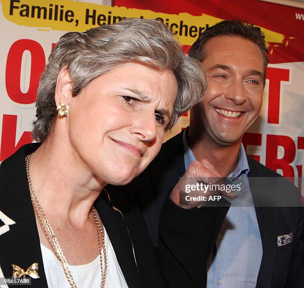 Austrian Presidential candidate of the right-wing Freedom party, FPOE, Barbara Rosenkranz flanked by Freedom party leader Heinz-Christian Strache ,...