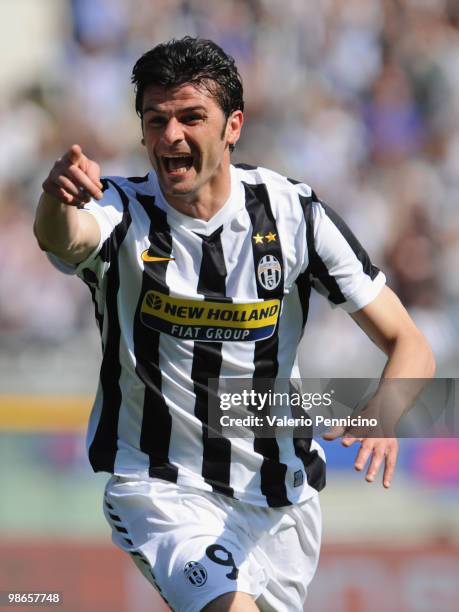 Vincenzo Iaquinta of Juventus FC celebrates his second goal during the Serie A match between Juventus FC and AS Bari at Stadio Olimpico on April 25,...